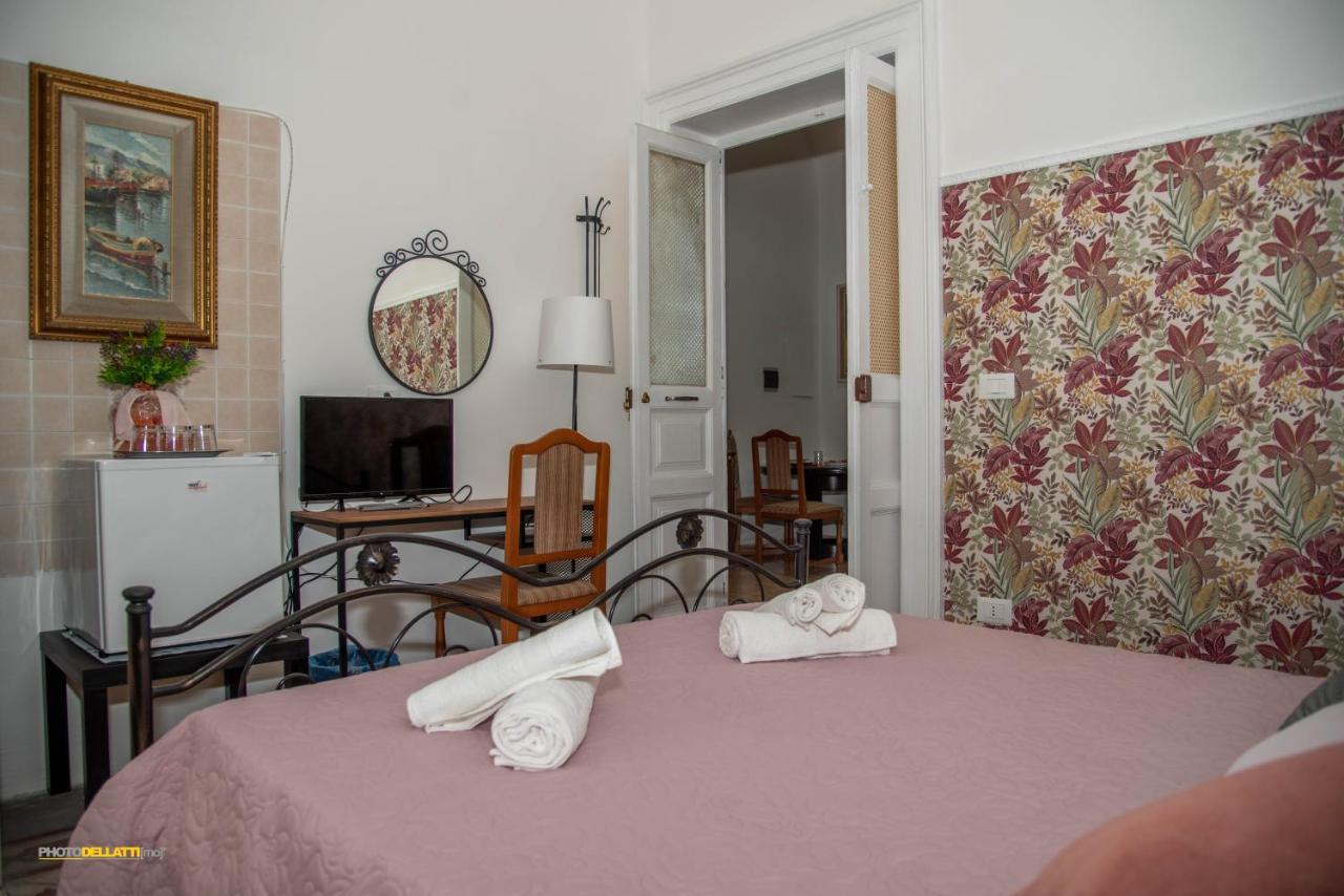 Victoria Suite Casa Vacanza Taranto Exterior photo